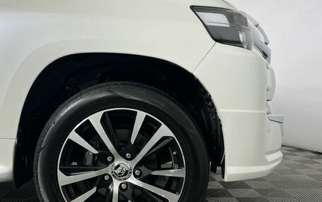 Toyota Land Cruiser 200, 2019 год, 6 199 000 рублей, 7 фотография