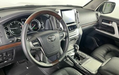 Toyota Land Cruiser 200, 2019 год, 6 199 000 рублей, 12 фотография