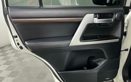 Toyota Land Cruiser 200, 2019 год, 6 199 000 рублей, 10 фотография