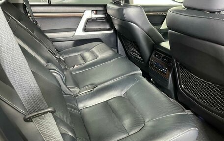 Toyota Land Cruiser 200, 2019 год, 6 199 000 рублей, 13 фотография