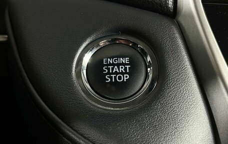 Toyota Land Cruiser 200, 2019 год, 6 199 000 рублей, 21 фотография