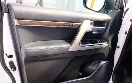 Toyota Land Cruiser 200, 2015 год, 6 250 000 рублей, 16 фотография
