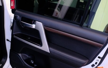 Toyota Land Cruiser 200, 2015 год, 6 250 000 рублей, 10 фотография