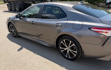 Toyota Camry, 2020 год, 2 100 000 рублей, 6 фотография