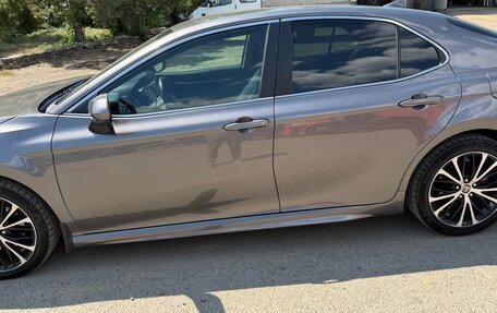 Toyota Camry, 2020 год, 2 100 000 рублей, 11 фотография