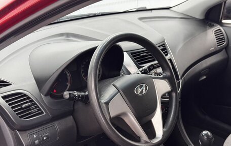 Hyundai Solaris II рестайлинг, 2011 год, 697 500 рублей, 15 фотография