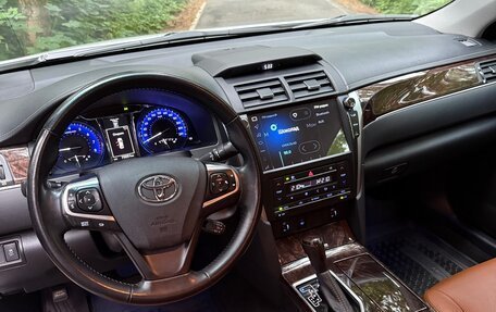 Toyota Camry, 2018 год, 2 800 000 рублей, 4 фотография