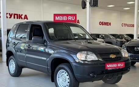 Chevrolet Niva I рестайлинг, 2017 год, 775 000 рублей, 3 фотография