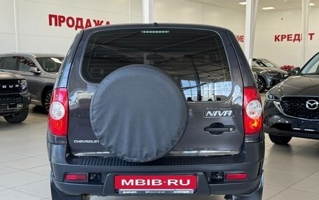 Chevrolet Niva I рестайлинг, 2017 год, 775 000 рублей, 6 фотография