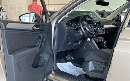 Volkswagen Tiguan II, 2019 год, 2 295 000 рублей, 13 фотография