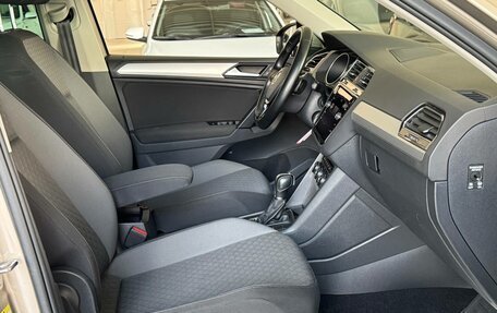 Volkswagen Tiguan II, 2019 год, 2 295 000 рублей, 18 фотография