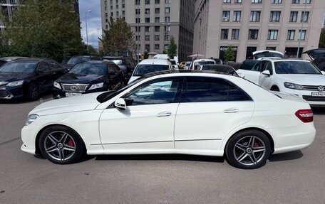 Mercedes-Benz E-Класс, 2011 год, 1 400 000 рублей, 4 фотография