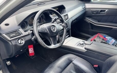 Mercedes-Benz E-Класс, 2011 год, 1 400 000 рублей, 9 фотография