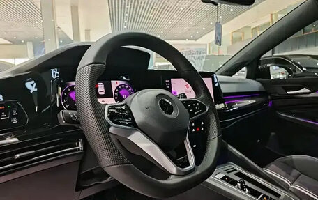 Volkswagen Golf VIII, 2023 год, 1 920 000 рублей, 9 фотография