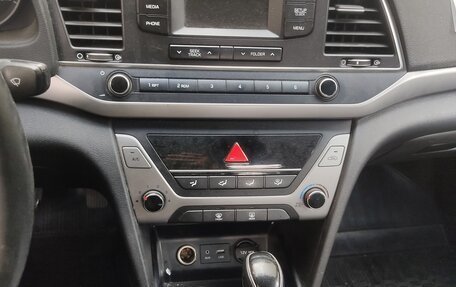 Hyundai Elantra VI рестайлинг, 2018 год, 625 000 рублей, 5 фотография