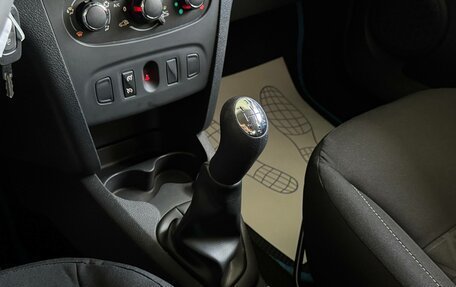 Renault Sandero II рестайлинг, 2017 год, 1 045 000 рублей, 13 фотография