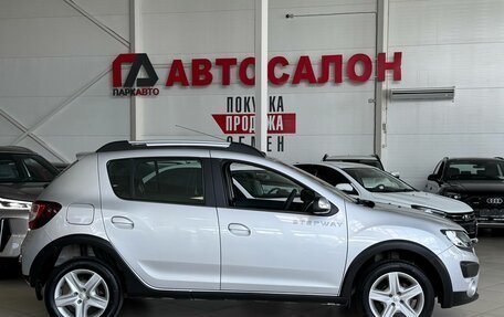 Renault Sandero II рестайлинг, 2017 год, 1 045 000 рублей, 4 фотография