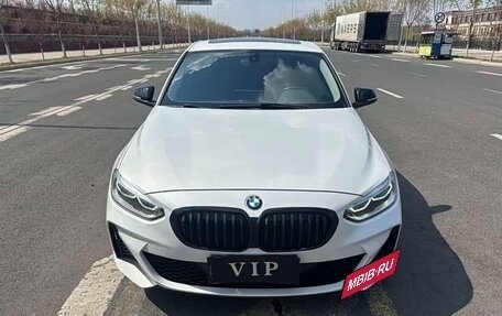 BMW 1 серия, 2023 год, 1 860 000 рублей, 2 фотография