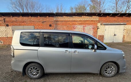 Toyota Voxy II, 2008 год, 1 100 000 рублей, 2 фотография