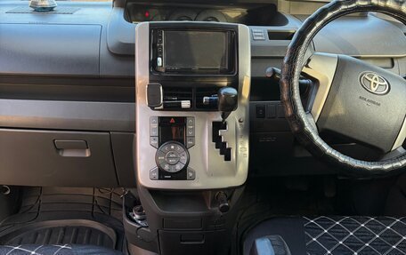 Toyota Voxy II, 2008 год, 1 100 000 рублей, 4 фотография