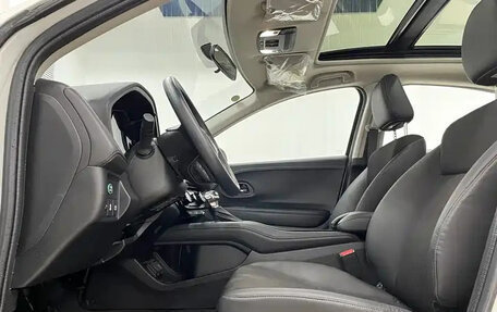 Honda Vezel, 2022 год, 1 164 000 рублей, 12 фотография