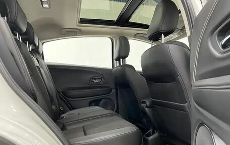 Honda Vezel, 2022 год, 1 164 000 рублей, 16 фотография