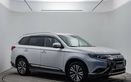 Mitsubishi Outlander III рестайлинг 3, 2020 год, 2 838 000 рублей, 3 фотография
