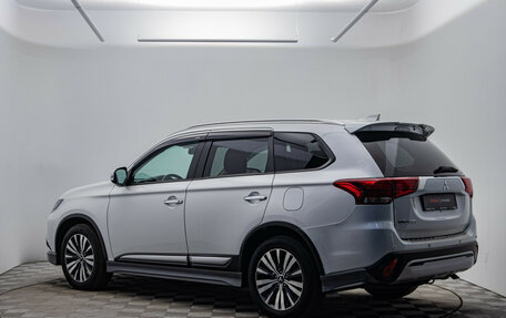 Mitsubishi Outlander III рестайлинг 3, 2020 год, 2 838 000 рублей, 7 фотография