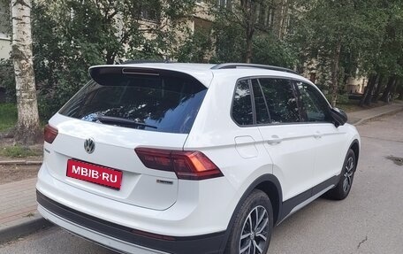 Volkswagen Tiguan II, 2019 год, 2 300 000 рублей, 1 фотография
