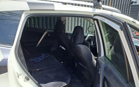 Toyota RAV4, 2015 год, 1 850 000 рублей, 8 фотография