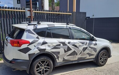Toyota RAV4, 2015 год, 1 850 000 рублей, 4 фотография