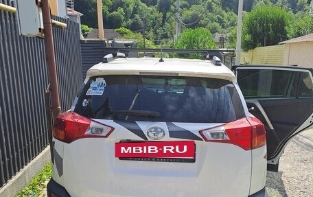 Toyota RAV4, 2015 год, 1 850 000 рублей, 5 фотография
