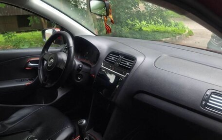 Volkswagen Polo VI (EU Market), 2011 год, 495 000 рублей, 4 фотография