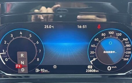 Volkswagen Golf VIII, 2022 год, 2 370 000 рублей, 17 фотография
