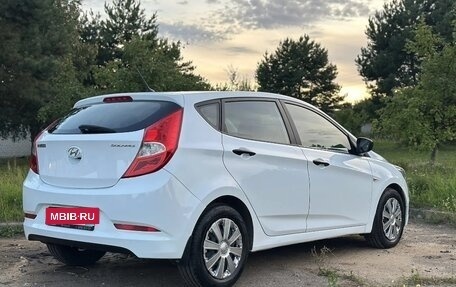 Hyundai Solaris II рестайлинг, 2015 год, 680 000 рублей, 3 фотография
