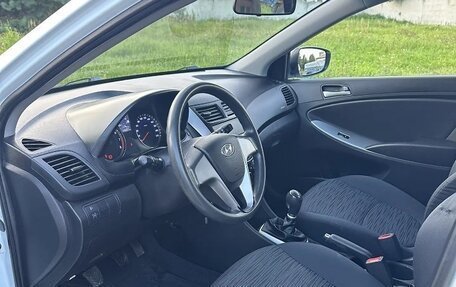 Hyundai Solaris II рестайлинг, 2015 год, 680 000 рублей, 12 фотография