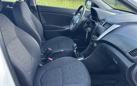 Hyundai Solaris II рестайлинг, 2015 год, 680 000 рублей, 14 фотография