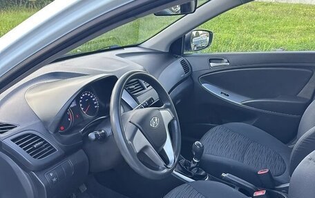 Hyundai Solaris II рестайлинг, 2015 год, 680 000 рублей, 21 фотография