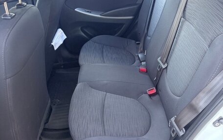 Hyundai Solaris II рестайлинг, 2014 год, 950 000 рублей, 9 фотография