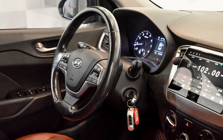Hyundai Solaris II рестайлинг, 2017 год, 1 300 000 рублей, 11 фотография