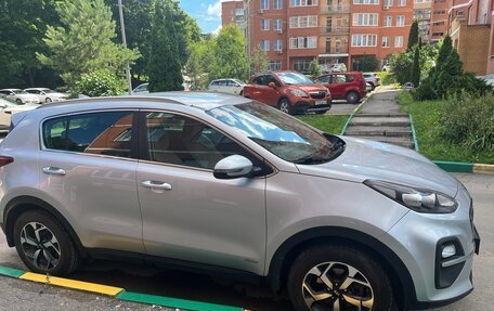 KIA Sportage IV рестайлинг, 2020 год, 2 190 000 рублей, 4 фотография
