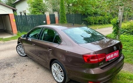 Volkswagen Jetta VI, 2015 год, 1 430 000 рублей, 2 фотография