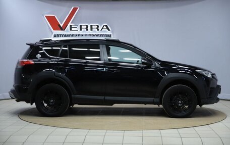 Toyota RAV4, 2018 год, 2 390 000 рублей, 4 фотография
