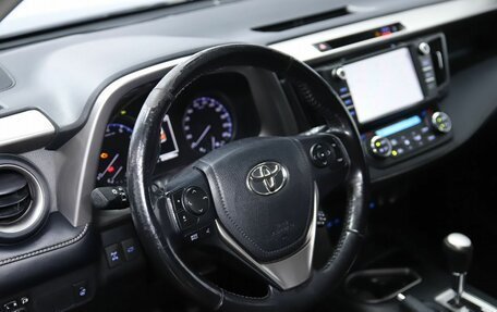 Toyota RAV4, 2018 год, 2 390 000 рублей, 13 фотография
