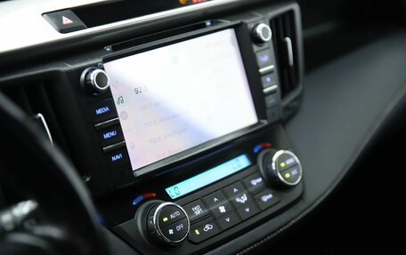 Toyota RAV4, 2018 год, 2 390 000 рублей, 14 фотография