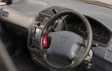 Toyota Ipsum II, 1997 год, 390 000 рублей, 11 фотография