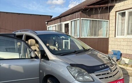 Toyota Corolla Spacio II, 2005 год, 710 000 рублей, 8 фотография