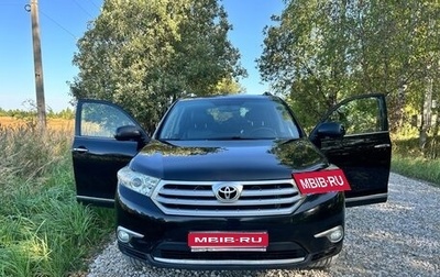Toyota Highlander III, 2011 год, 1 390 000 рублей, 1 фотография