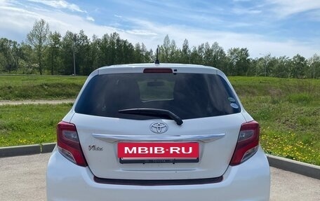 Toyota Vitz, 2015 год, 750 000 рублей, 2 фотография