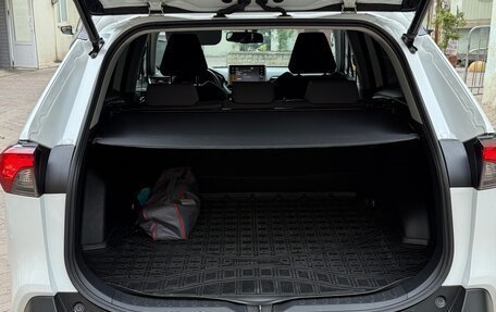 Toyota RAV4, 2021 год, 2 490 000 рублей, 8 фотография
